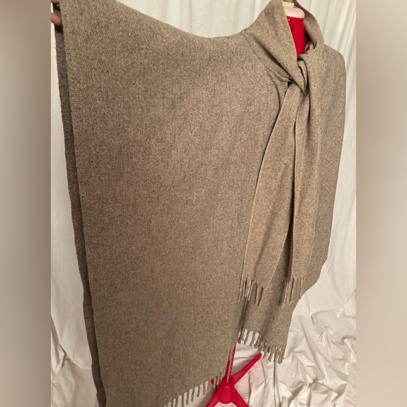 Hawaiian Wool Poncho Large unique - Picture 2 of 4